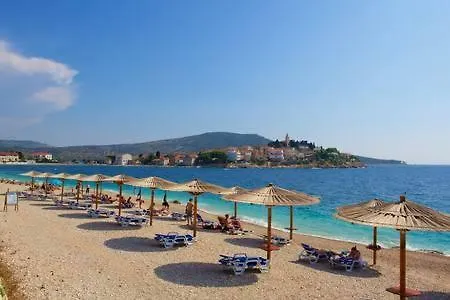 Charming Seaside Apartment Primošten Extérieur photo